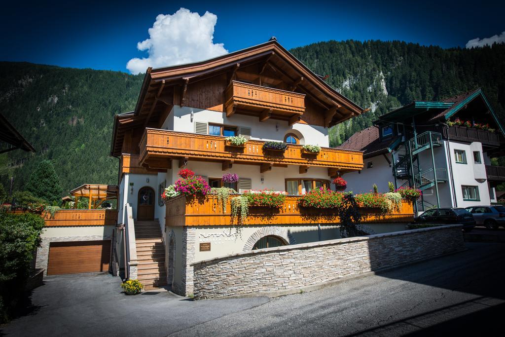 Moroder Haus Hotel Майерхофен Екстериор снимка