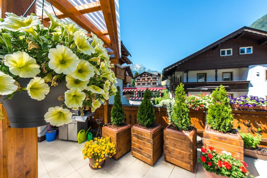 Moroder Haus Hotel Майерхофен Екстериор снимка