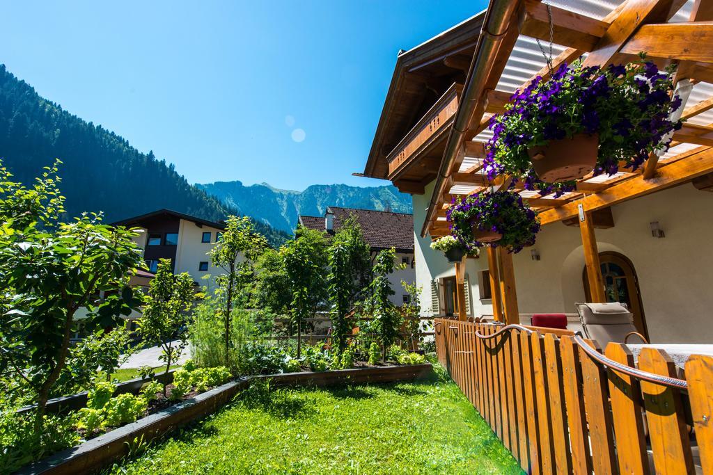 Moroder Haus Hotel Майерхофен Екстериор снимка